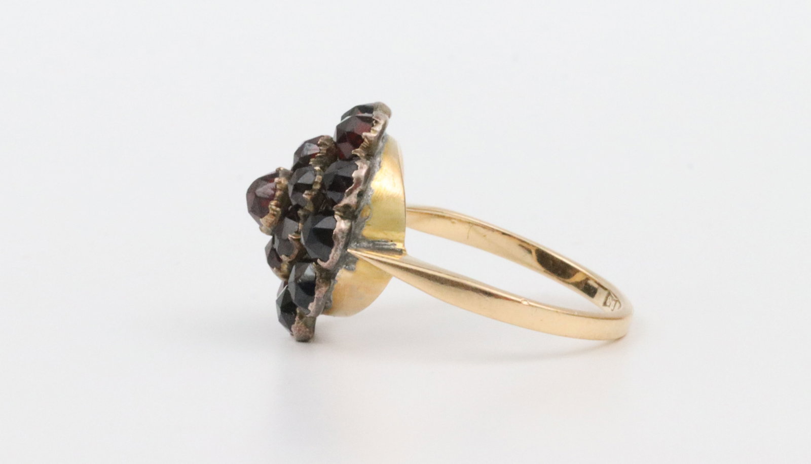 18K SWEDISH GARNET CLUSTER RING - 3