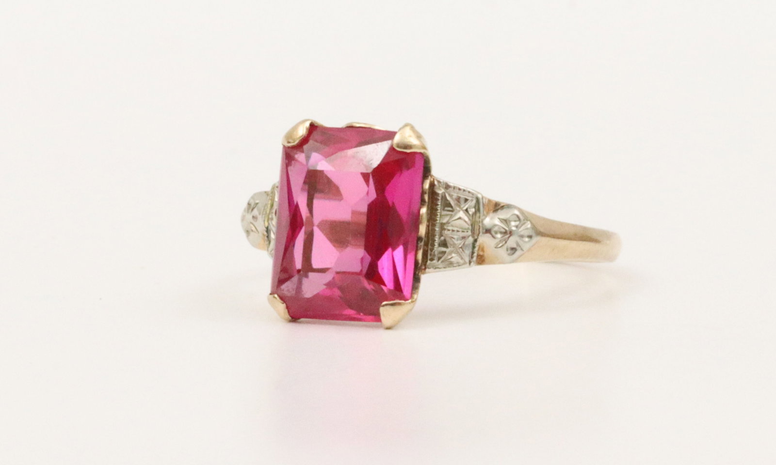 10K RUBY RING - 2