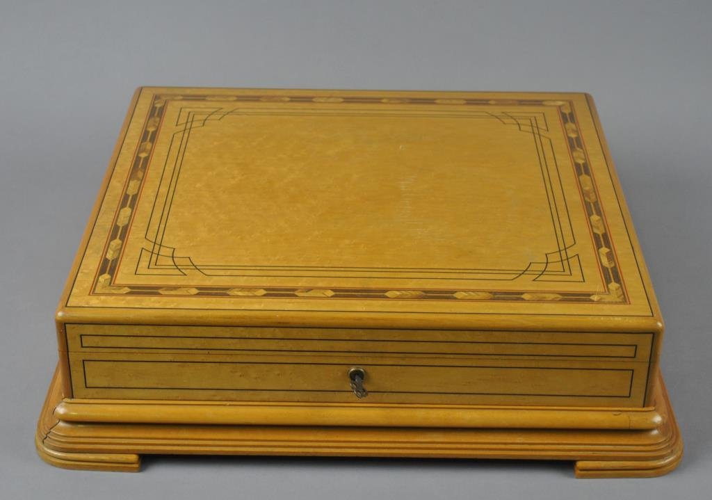 CUBAN MARQUETRY INLAID H. UPMANN HABANA HUMIDOR: burlwood constructed case, key locked hinged top opens to two compartments with sliding wood covers, humidor and covers marked H. UPMANN/HABANA, raised on wood feet, 6x21x18in.