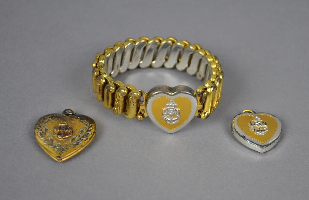 3-PIECE WWII SWEETHEART JEWELRY GROUP: including an expandable bracelet with matching pendant, and a locket pendant, all with USN insignia (tarnish)