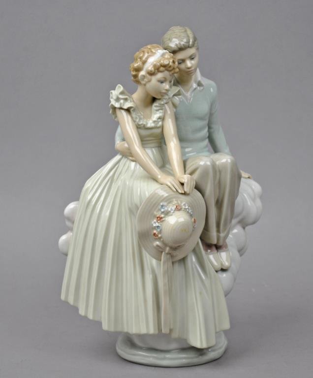 LLADRO NORMAN ROCKWELL FIGURINE - YOUNG LOVE: #1409, 12in.