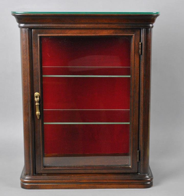 ILLUMINATED HANGING OR TABLETOP CURIO