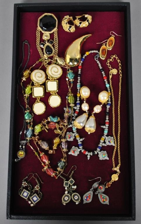 14-PIECE SIGNED FASHION COSTUME JEWELRY GROUP: including Dauplaise, Givenchy, DKNY, PH, Oscar, 4 Ben Amun (some minor bead losses), 2 Roxanne Assoulin, St. John, and 2 Alexis K.