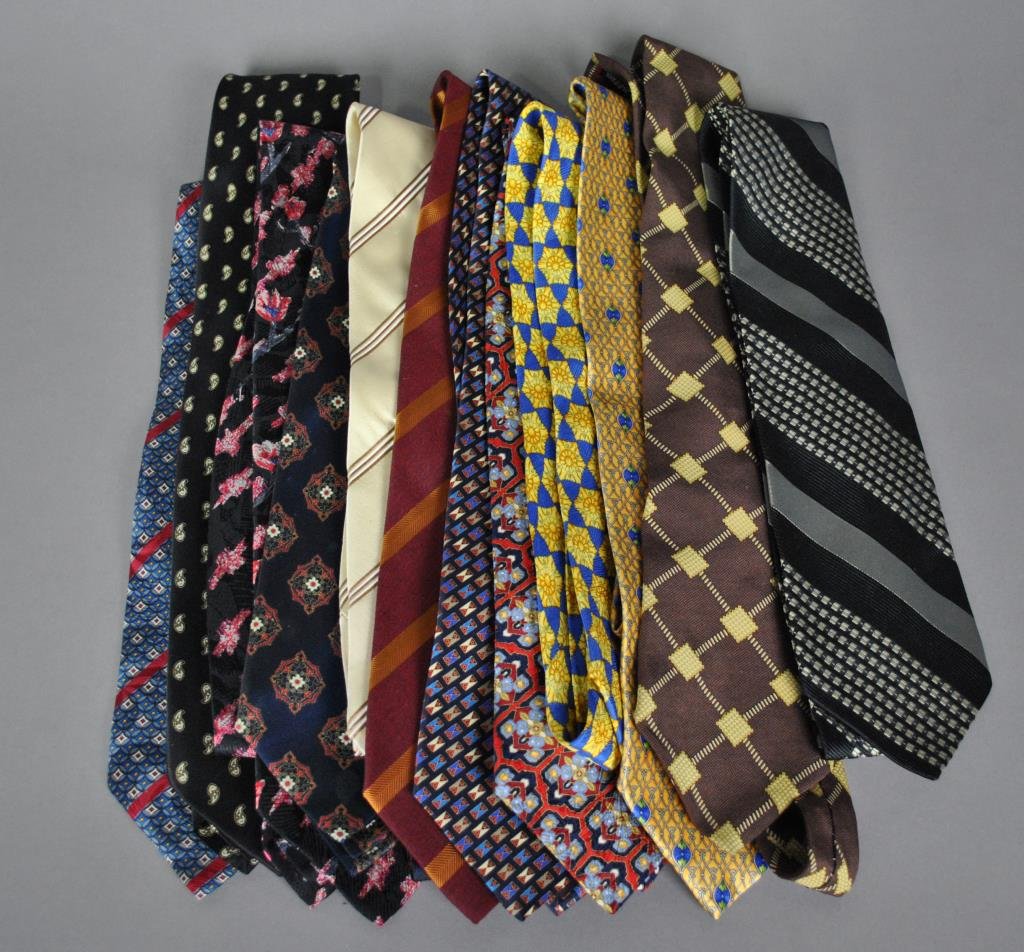 12 DESIGNER NECKTIES: including 4 Brioni, 2 Valentino, 2 Stefano Ricci, Gianni Versace, Faberge, Giorgio Armani, and Gucci