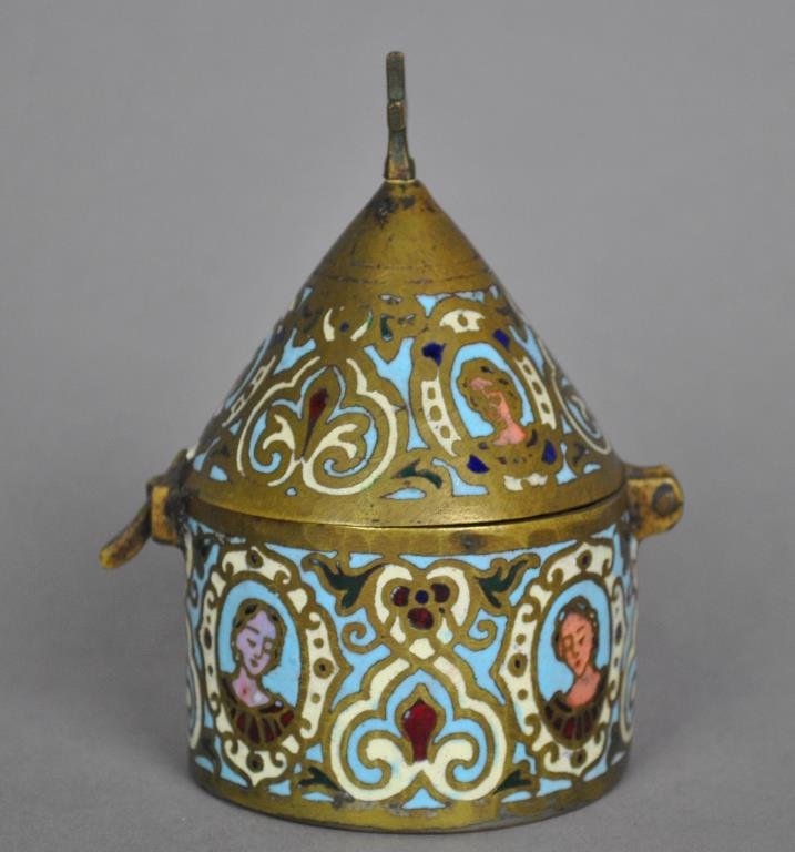 CHAMPLEVE RELIQUARY, 19thC.: hinged top opening, 4in.