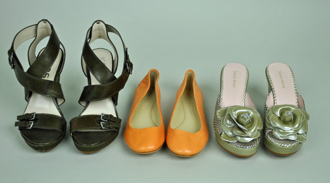 (3) PAIRS DESIGNER LADIES SHOES: including a pair of Michael Kors olive green strappy leather wedge sandals, sz. 7 1/2M (like new in original box from Sak's), Vera Wang orange leather ballet flats, sz. 7M (like new), and Taryn Rose S