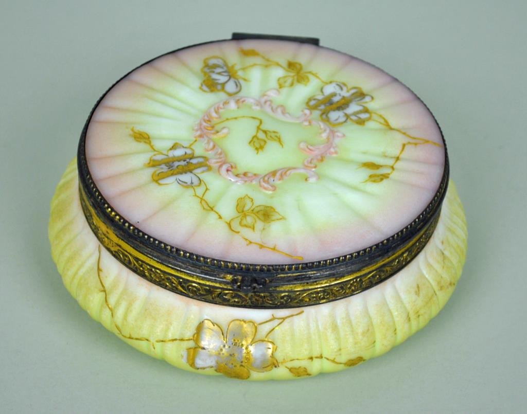 PAIRPOINT MOUNT WASHINGTON JEWEL BOX: script signature 'Pairpoint Mfg. Co. 4612/58', 2.25x6in., Estate Collection