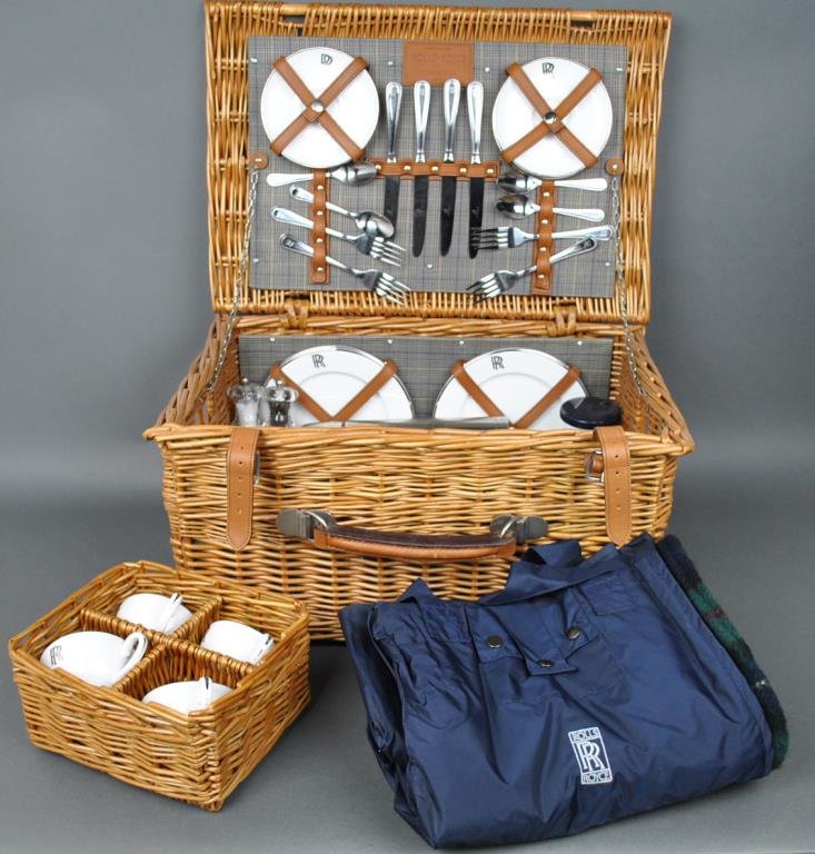 ROLLSROYCE PICNIC BASKET