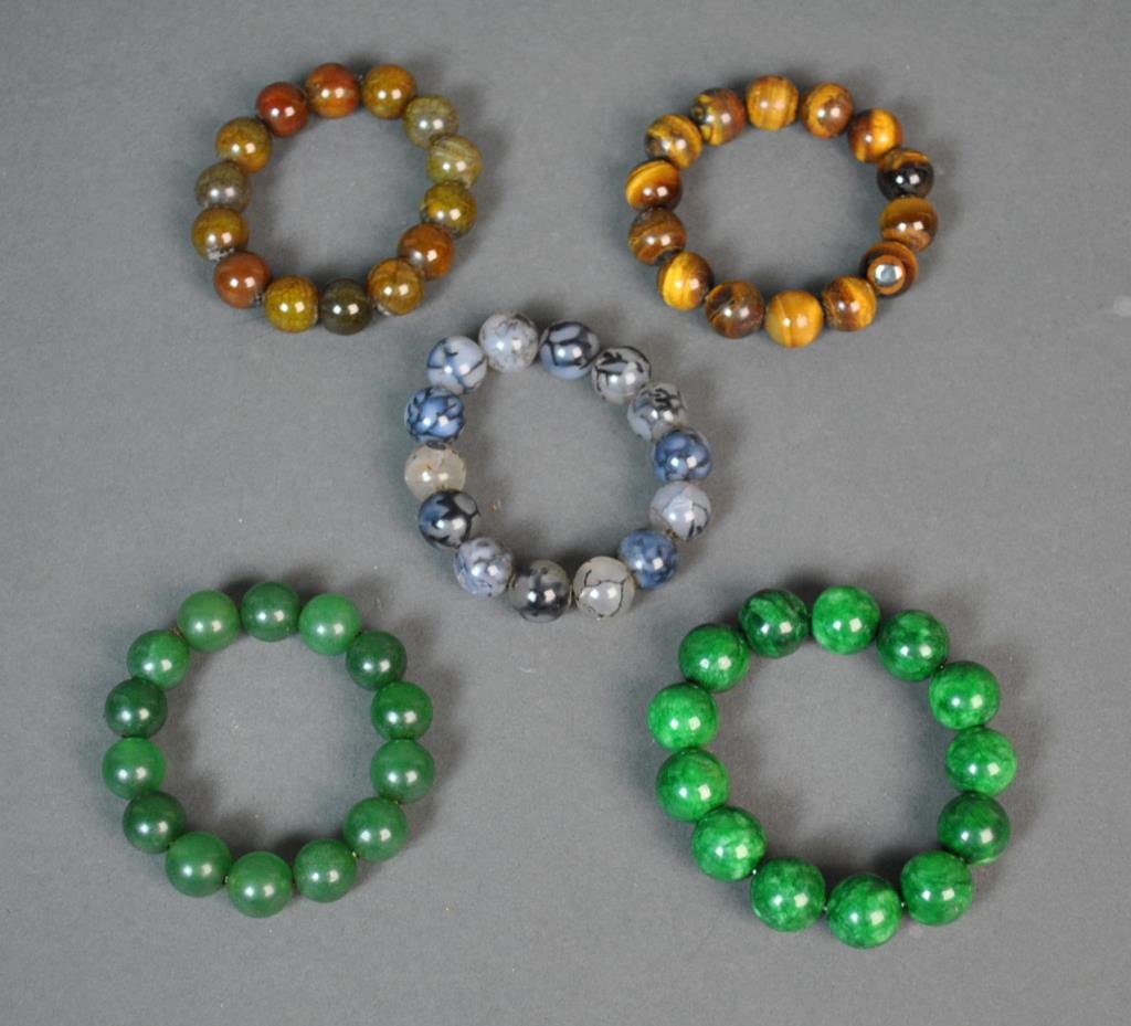 (5) HARDSTONE BEADED STRETCH BRACELETS: contemporary, including tigers eye, malachite, etc.