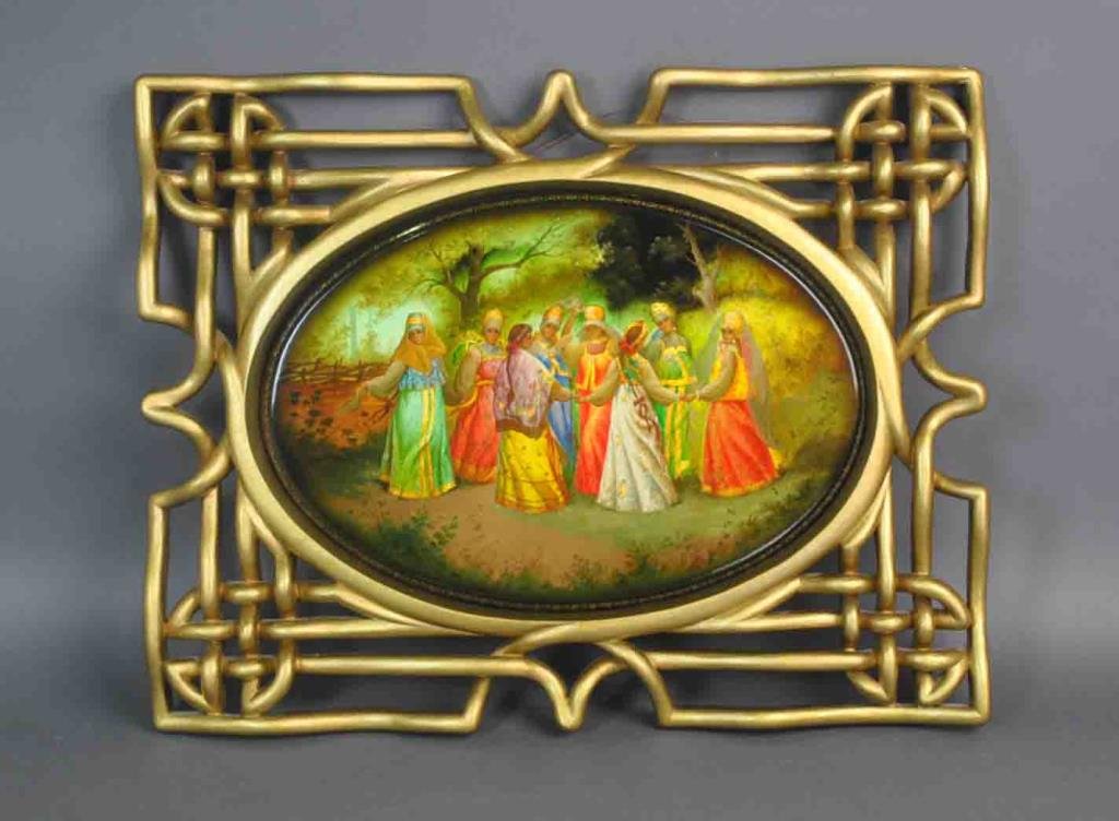 RUSSIAN LACQUER OVAL PLAQUE (1 of 3)