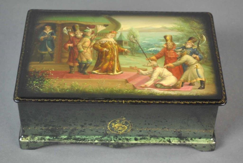 FEDOSKINO RUSSIAN LACQUER BOX (1 of 3)