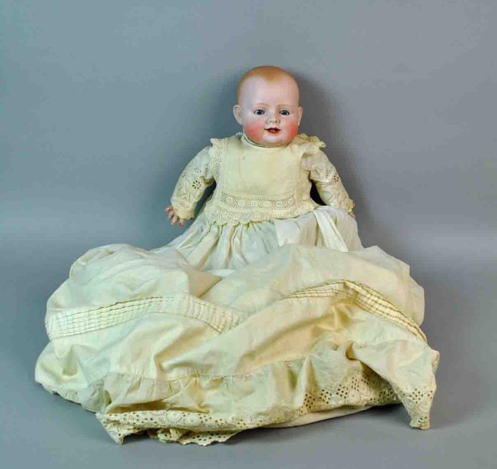20" GEORGENE AVERILL BONNIE BABE CHARACTER DOLL: bisque head, sleep eyes, open mouth with 2 bottom teeth and tongue, impressed dimples, marked 'Copr. by Georgene Averill, 1005 / 3652 Germany', muslin body with composition hands, attached pinned tag