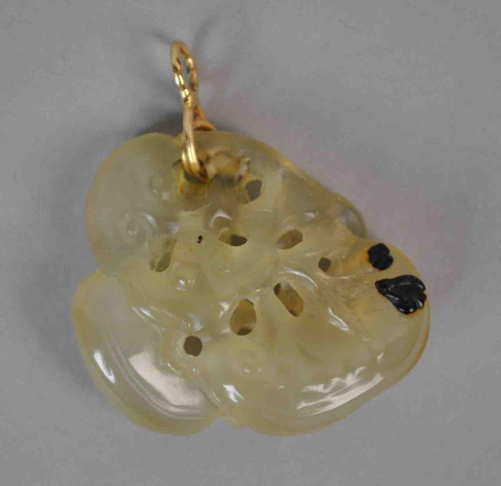 CHINESE AGATE PENDANT (1 of 2)