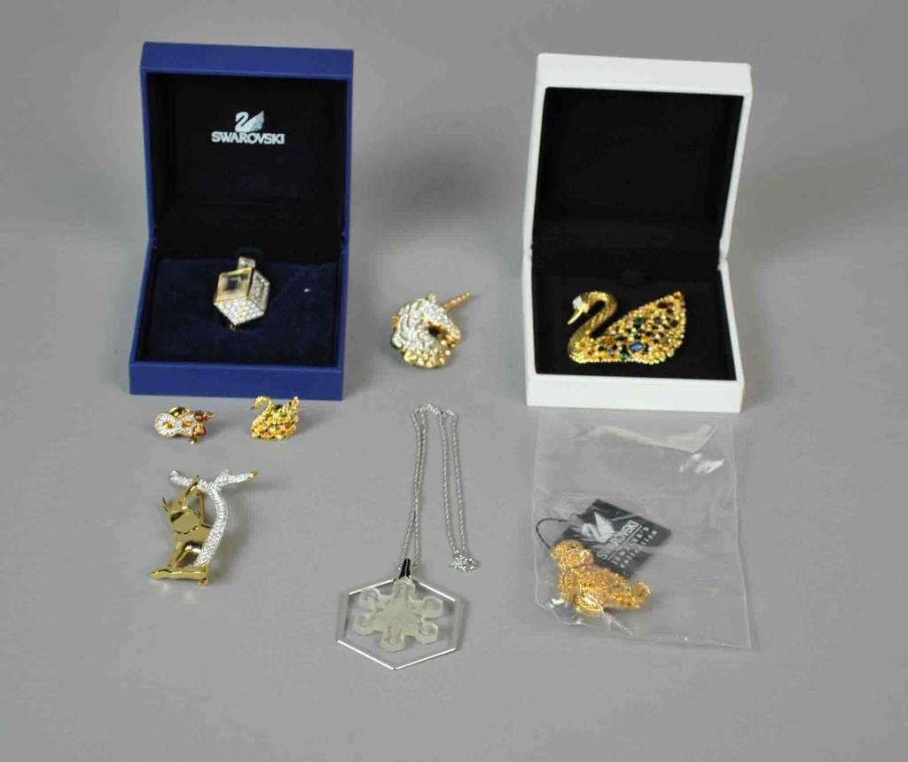 (8) SWAROVSKI CRYSTAL PINS (1 of 1)