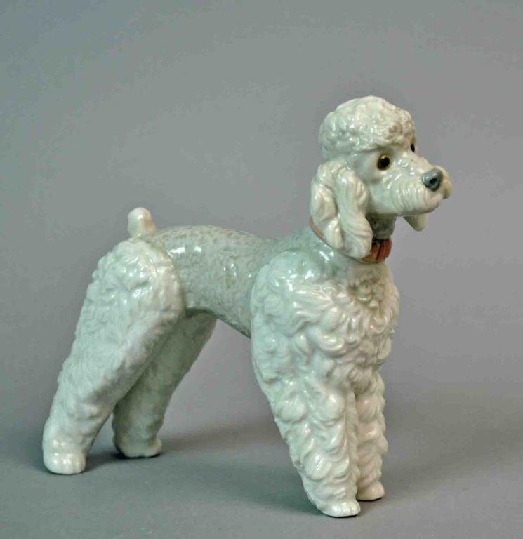 LLADRO FIGURINE - POODLE (1 of 2)