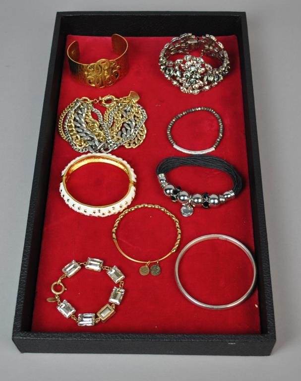 (9) SIGNED DESIGNER BOUTIQUE COSTUME BRACELETS (1 of 1)