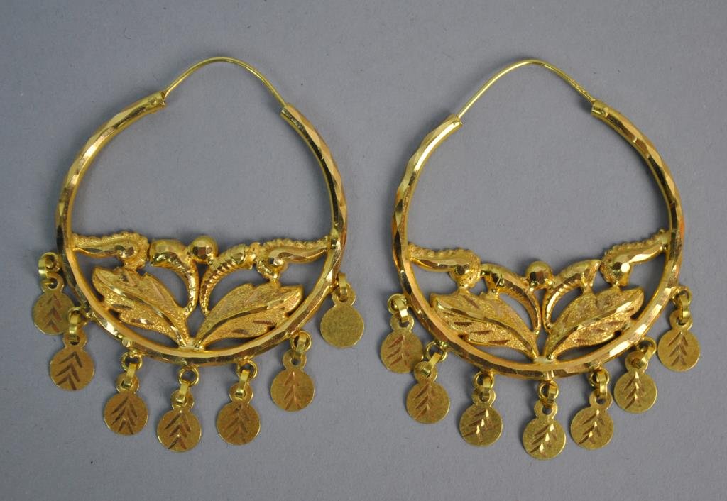 GOLD GYPSY STYLE HOOP EARRINGS (1 of 2)