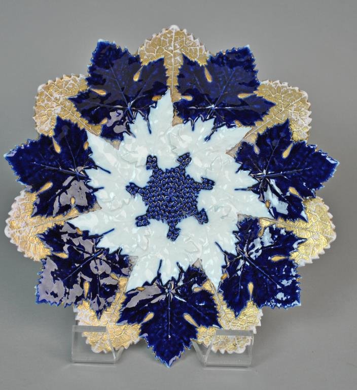 MEISSEN BLUE & WHITE LEAF-FORM CABINET PLATE (1 of 2)
