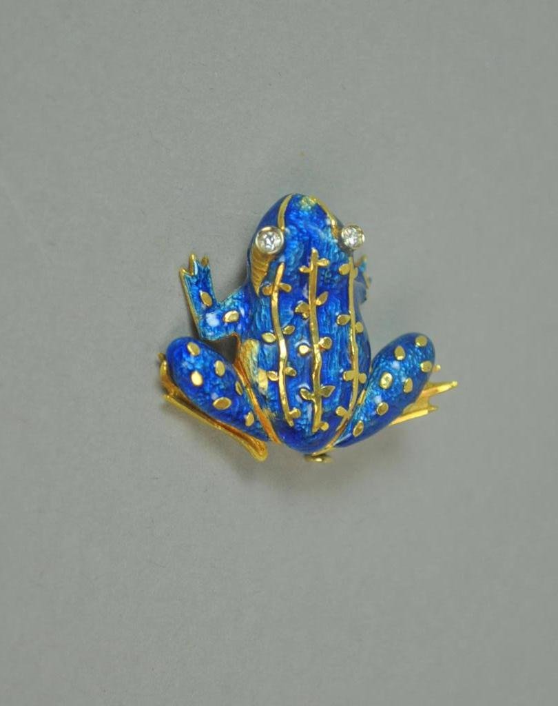 18K BLUE ENAMEL & DIAMOND FROG PIN (1 of 2)