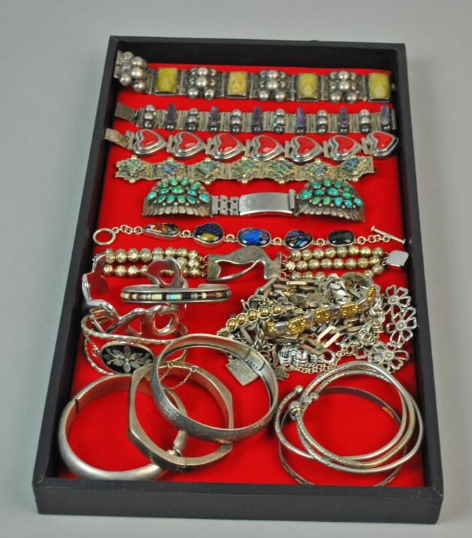 (20+) SILVER BRACELETS: including amethyst, Mayan face panels (likely soapstone), red enamel heart link, abalone, a dichroic toggle bracelet, bangles, cuffs, a turquoise watch band, etc., all stamped or tested for silver, gr