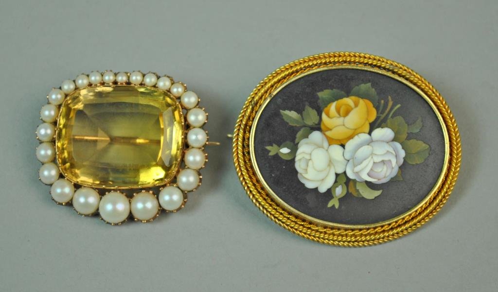 (2) GOLD BROOCHES (1 of 3)
