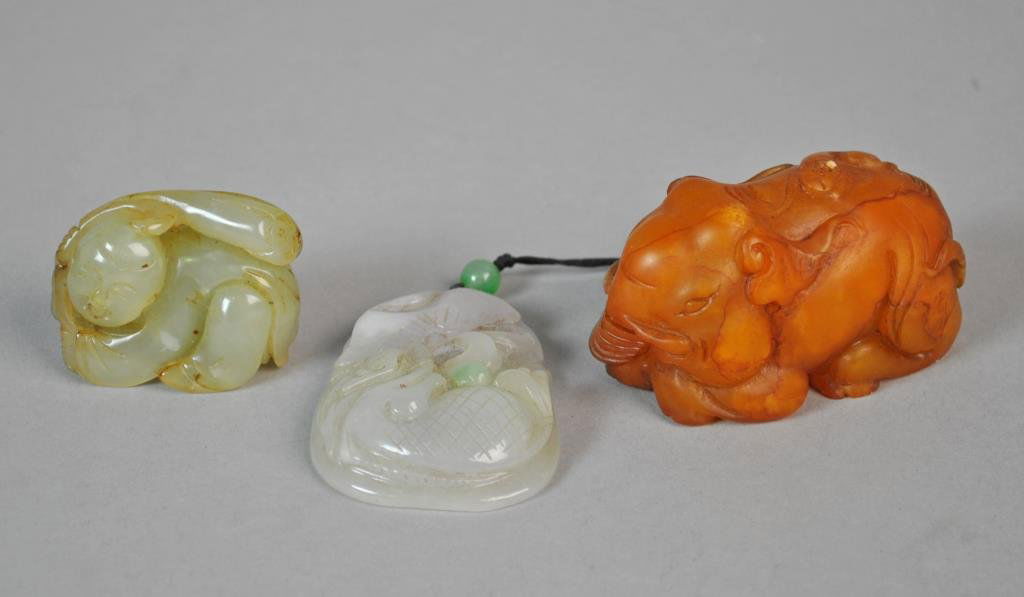 (2) CHINESE CARVINGS AND A PENDANT (1 of 2)