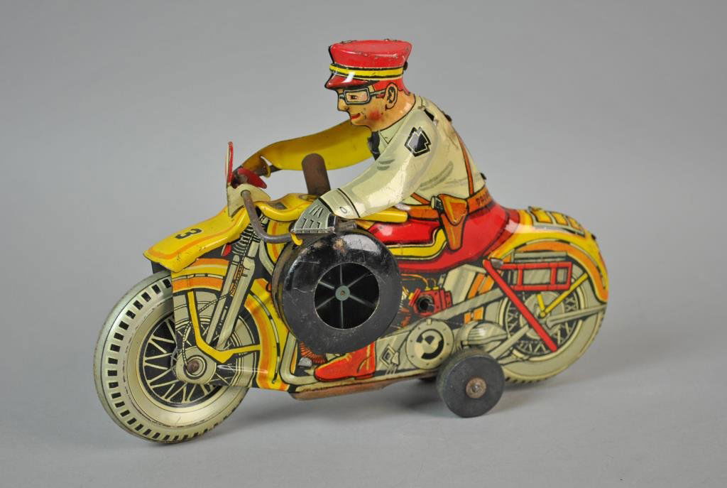 (10) PIECE COLLECTIBLE LITHO TIN GROUP (1 of 6)