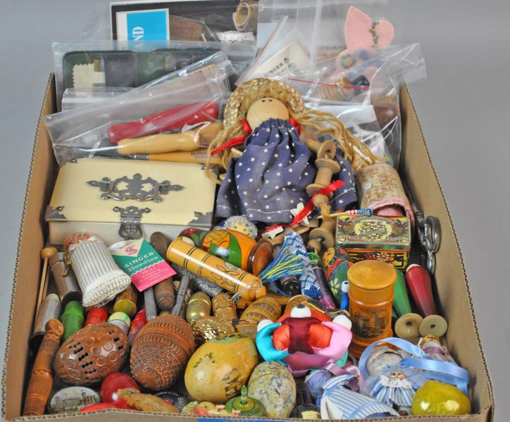 LARGE GROUP OF SEWING COLLECTIBLES (1 of 6)