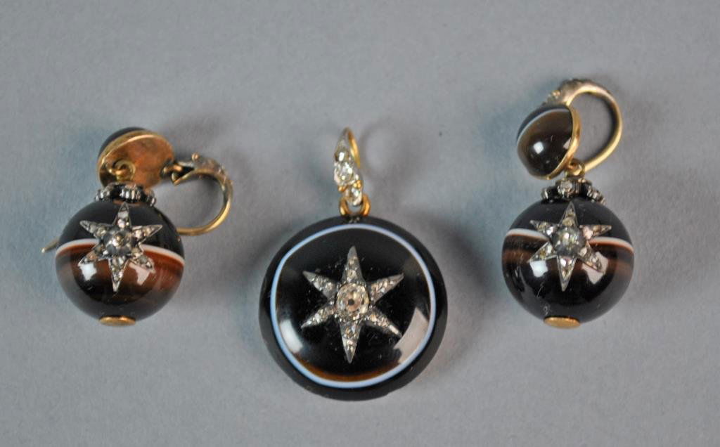 VICTORIAN AGATE & DIAMOND MOURNING SUITE (1 of 4)