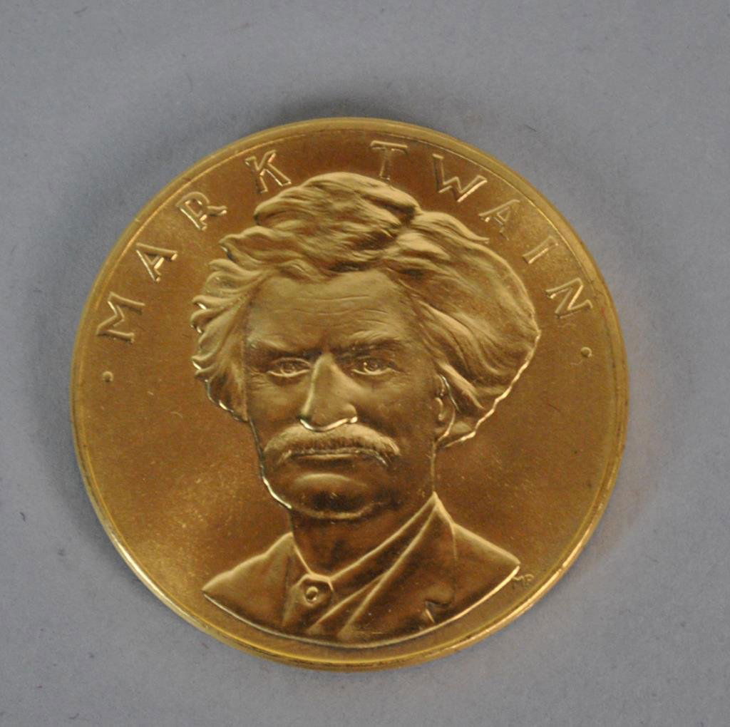 MARK TWAIN GOLD COMMEMORATIVE ARTS MEDAL (1 of 3)