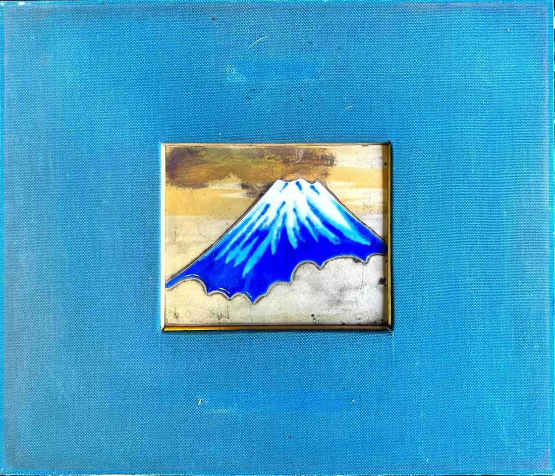 MOUNT FUJI – SYMBOL OF JAPANESE SERENITY: MOUNT FUJI – SYMBOL OF JAPANESE SERENITYTHIS IMAGE DEPICTS A STYLIZED REPRESENTATION OF MOUNT FUJI, JAPAN’S ICONIC VOLCANO, SET AGAINST A HORIZON OF EARTHY GOLD AND CLOUDY TONES. THE SNOW-CAPPED P