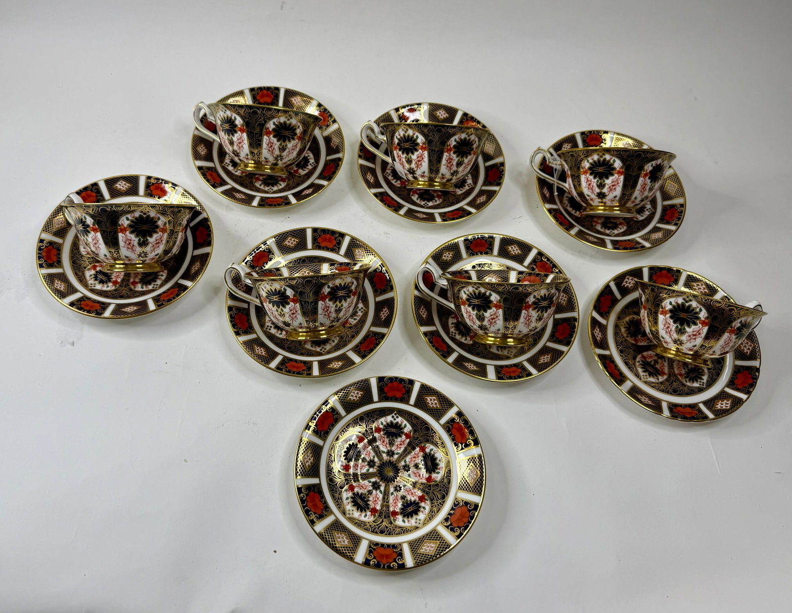 Lot of 7 Royal Crown Cups & Saucers & One Extra Saucer Pattern 1128: Lot of 7 cups 2.24"H x 4.25"D and 1 extra saucer 1"H x 5.75"D