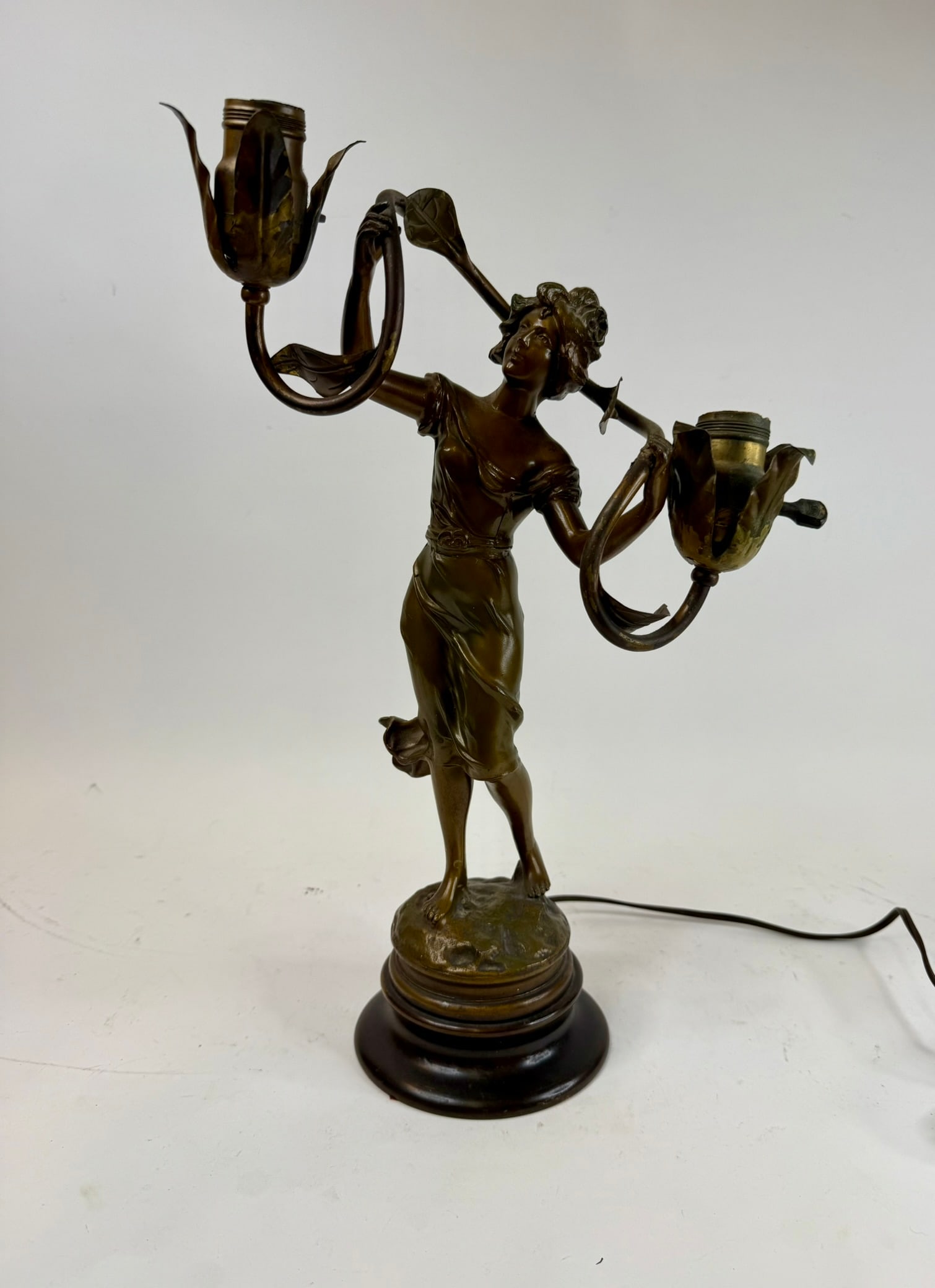 Victorian Newel Post Lamp (1 of 5)