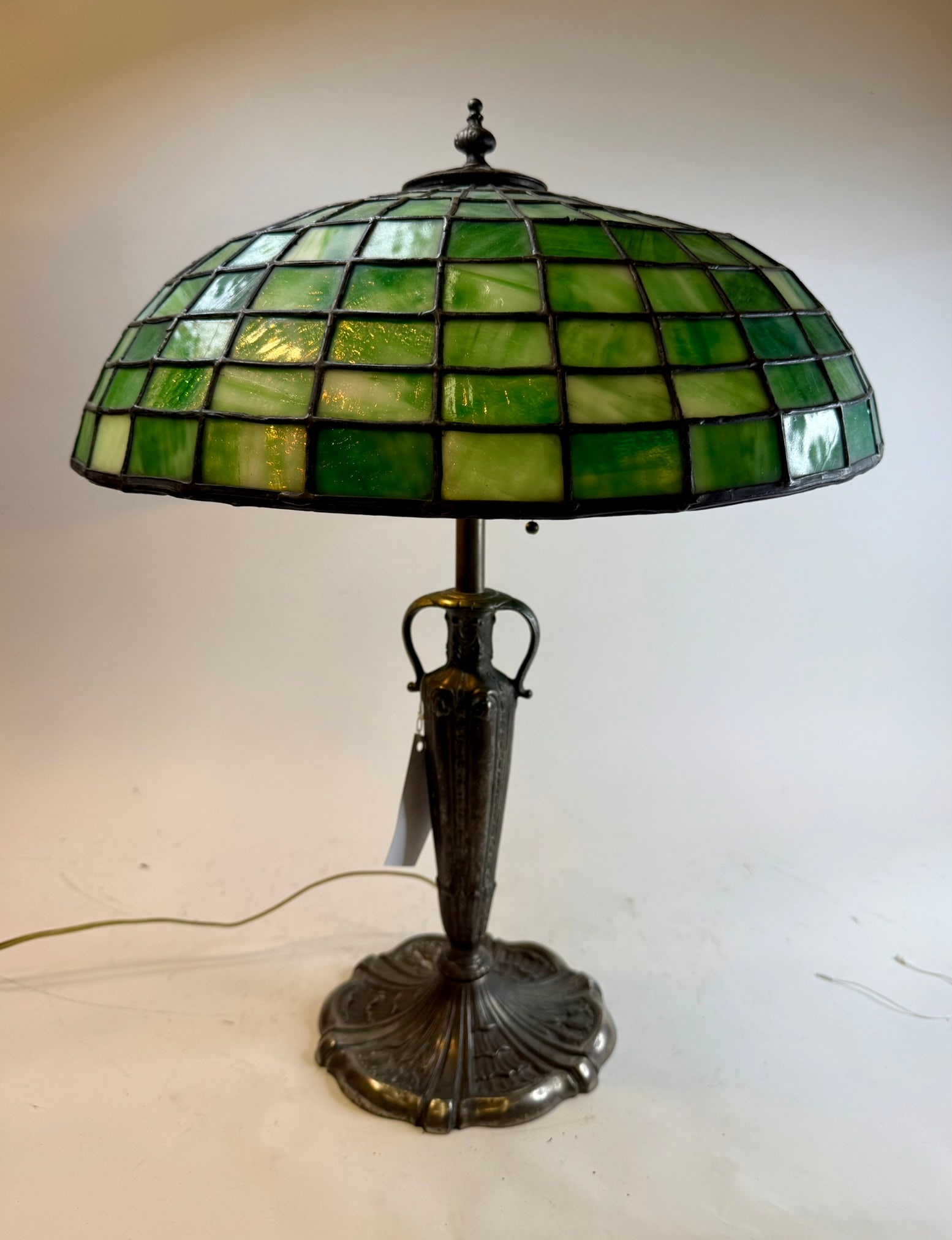 Tiffany Style Lamp And Shade (1 of 11)