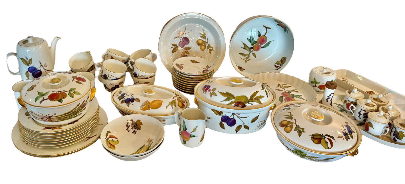 Evesham Gold by Royal Worcester set of china (1 of 6)