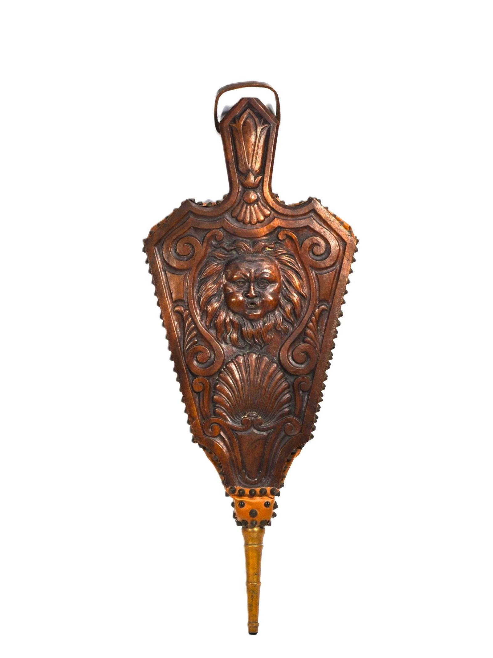 Antique Carved Face Hardwood Oak Fireplace Bellows: Impressive and finely crafted wooden fireplace bellows featuring a deeply carved front panel with a regal lion’s mask, scrollwork, and shell motifs. The bellows body is made from solid hardwood with