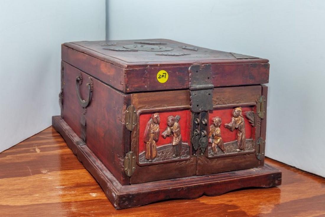 Asian Makeup Box with Mirror (1 of 1)