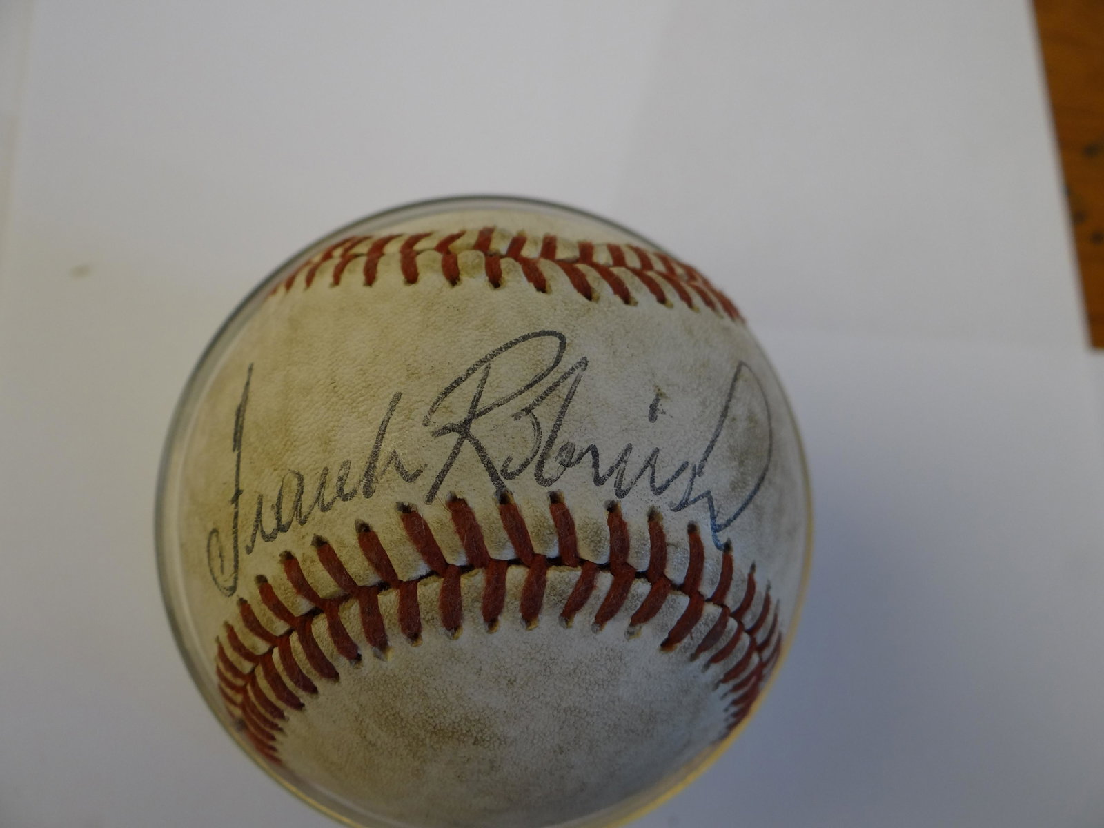 Frank Robinson Signed Autographed MLB Baseball.: Frank Robinson Signed Autographed MLB Baseball. Certificate of Authenticity Phil Castinetti's Sportsworld