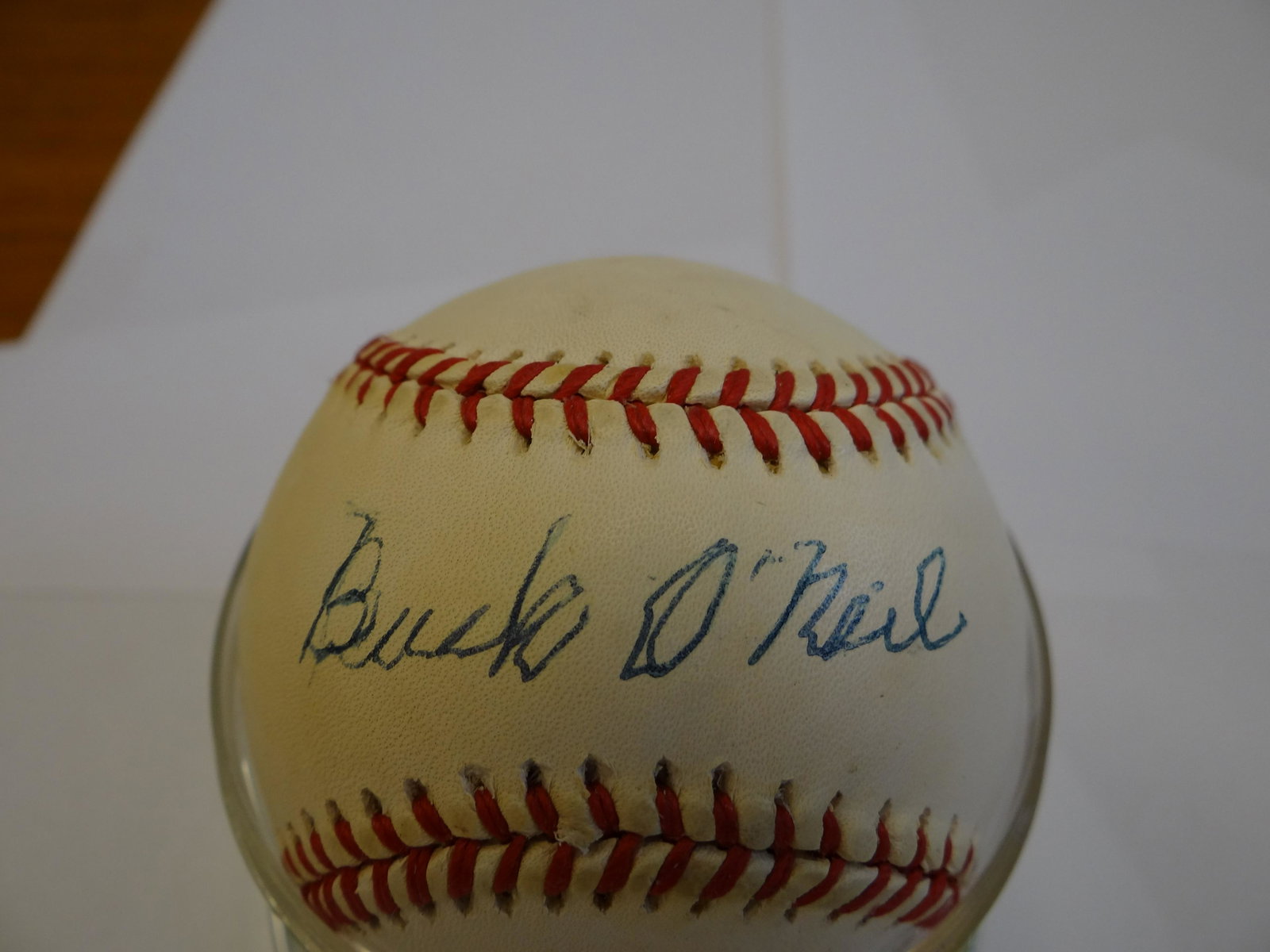Buck O'neil Signed Autographed MLB Baseball.: Buck O'neil Signed Autographed MLB Baseball. Certificate of Authenticity Phil Castinetti's Sportsworld