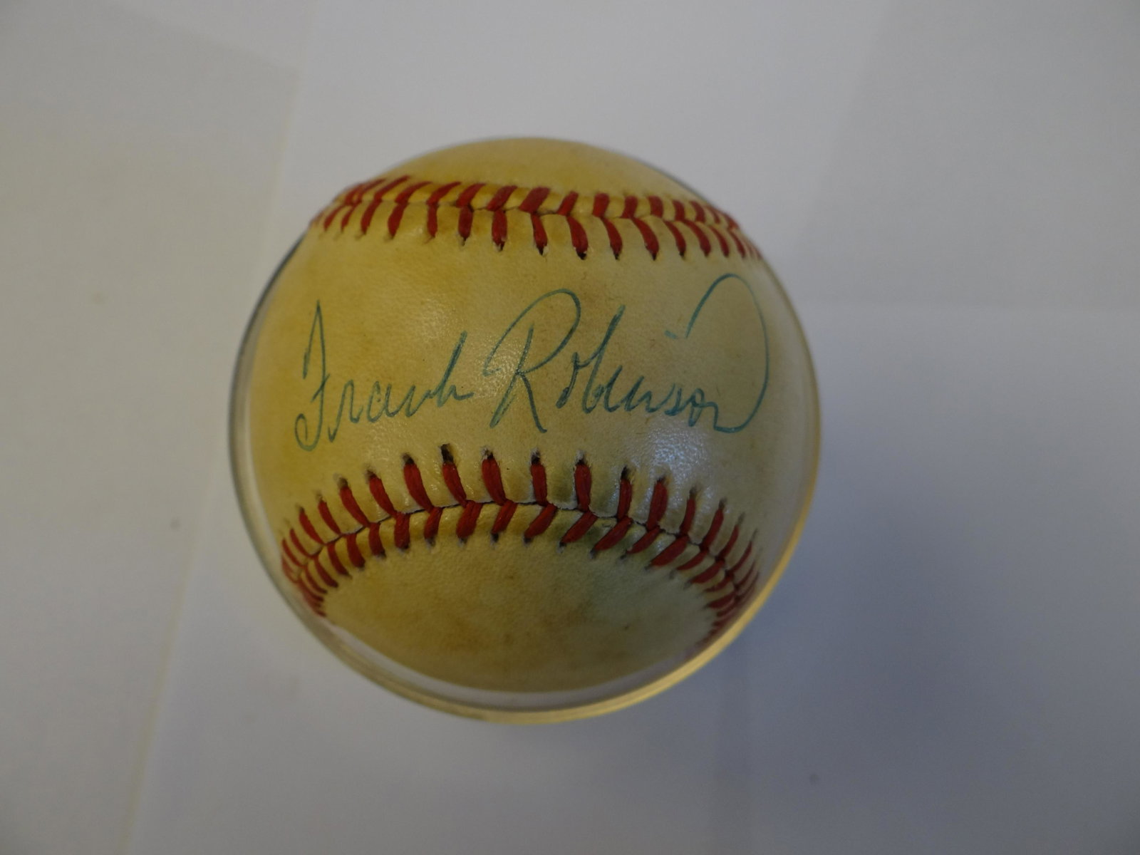 Frank Robinson Signed Autographed MLB Baseball.: Frank Robinson Signed Autographed MLB Baseball. Certificate of Authenticity Phil Castinetti's Sportsworld