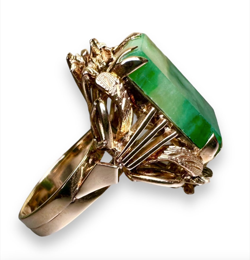 Rare Beauty Jade handcrafted Ring set on 9.2gr of 18k Solid Gold (1 of 6)
