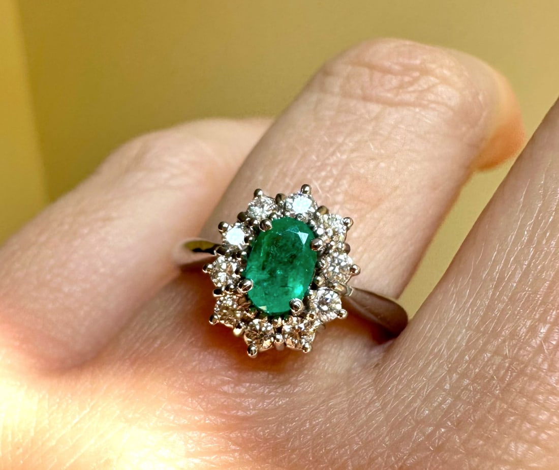 0.45ct Authentic Colombian Emerald set on 18k Solid Gold Made in Italy Ring (1 of 6)
