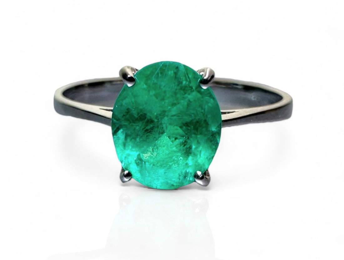 1.20ct Colombian Emerald set on exquisite 18k Solid Gold Ring (1 of 4)