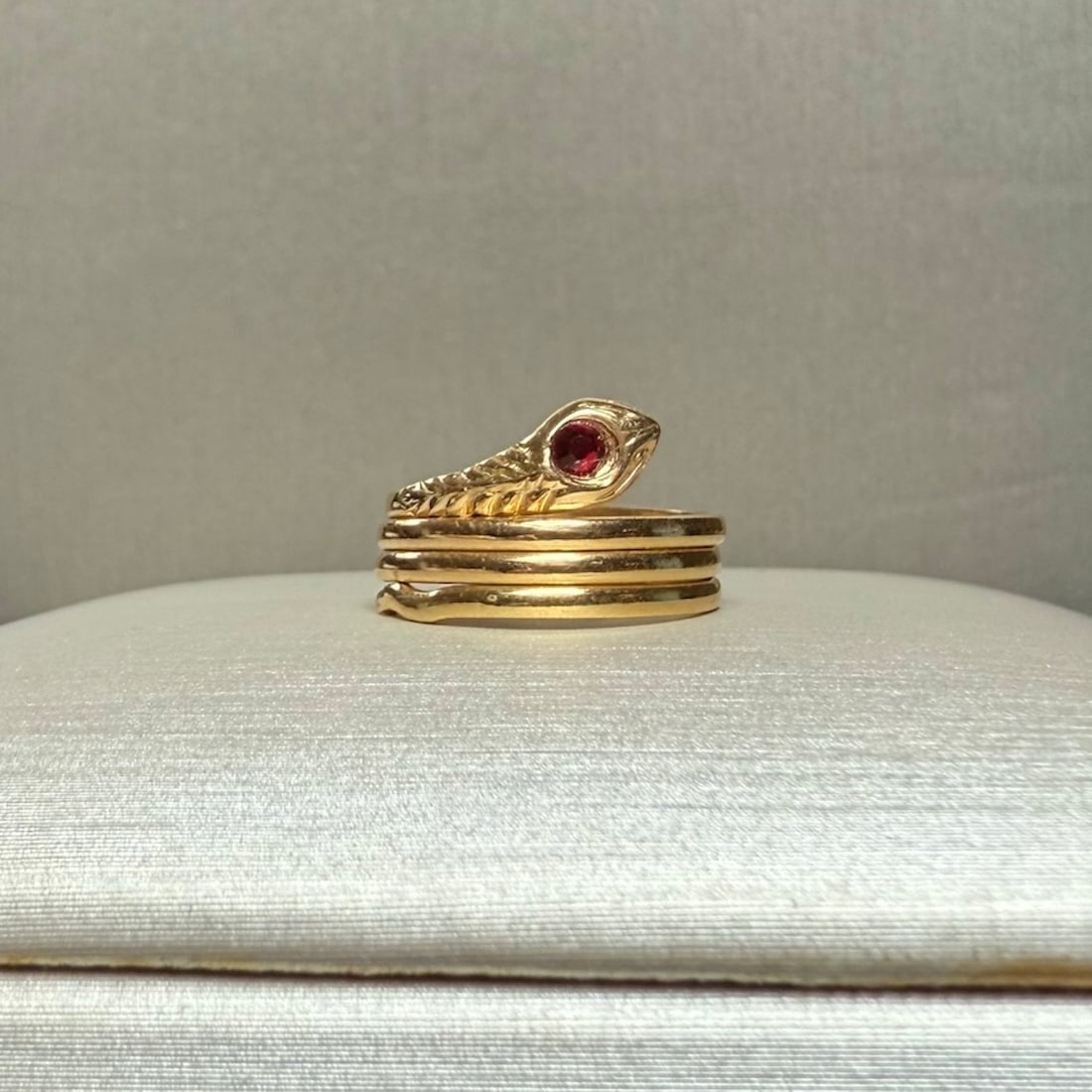 18K solid gold Snake-shaped children's ring (1 of 4)