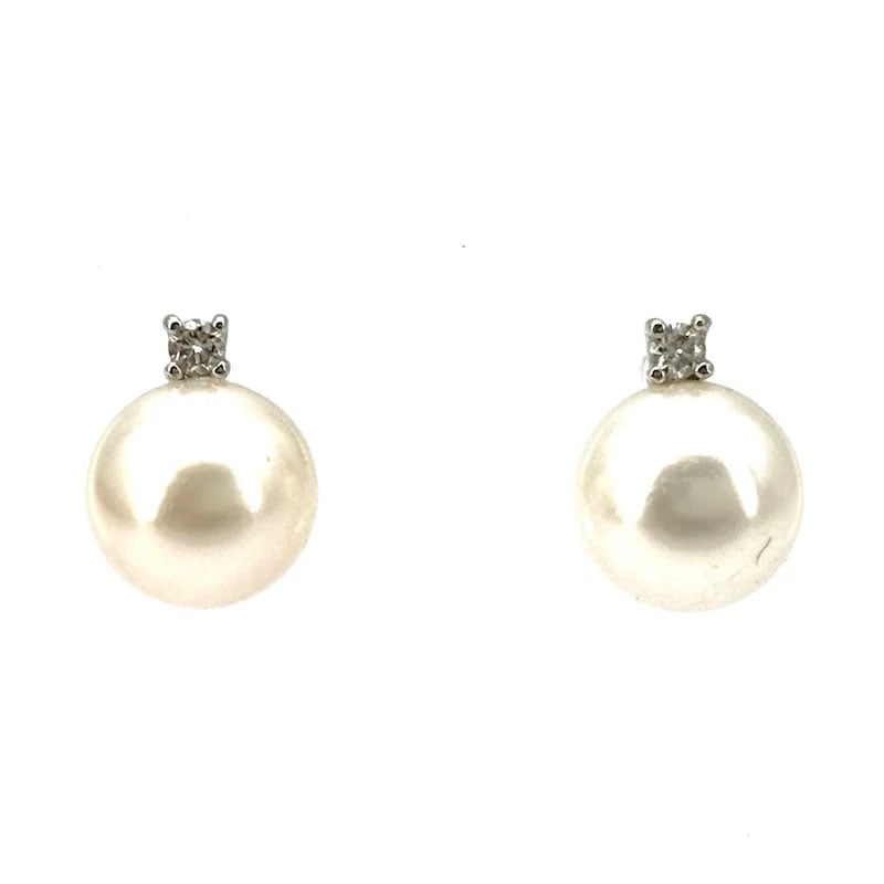 Refined Akoya White Pearl Stud 18k White gold Earrings with 2 Diamonds 0.06ct total - weight 3.06gr (1 of 6)