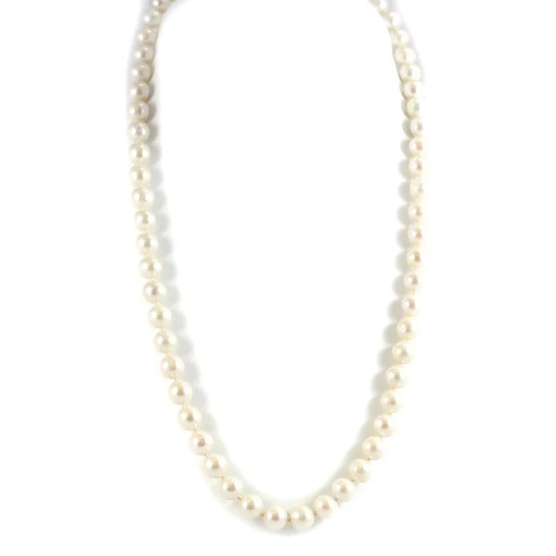 Classic Freshwater Cultured Pearl Necklace with 18K White Gold Round Lobster Clasp, 86.49 gr (1 of 4)