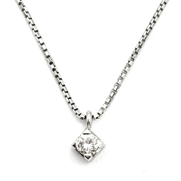 Classic White Gold 18k Pendant Featuring a 0.09-0.11ct Diamond on Square Setting with Chain, 2.57 gr (1 of 5)