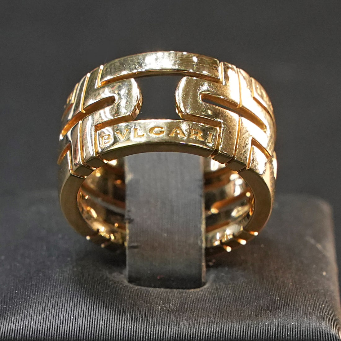 Exquisite Bulgari Signature Parentesi Ring in18kt Yellow with elegant and unique features , 12.41 gr (1 of 4)