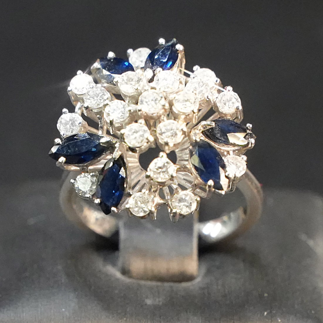Enchanting 18K White Gold Bouquet Ring with Marquise Sapphires and 0.95ct Radiant Diamonds, 6.83gr (1 of 5)