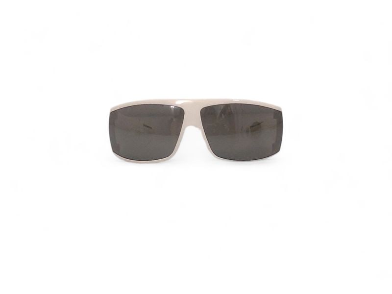 Emporio Armani White Sunglasses - Authentic, Perfect Condition: Description:Stylish Emporio Armani sunglasses featuring a striking white frame for a fresh and contemporary look. Crafted from high-quality polycarbonate, they combine durability with lightweight comf